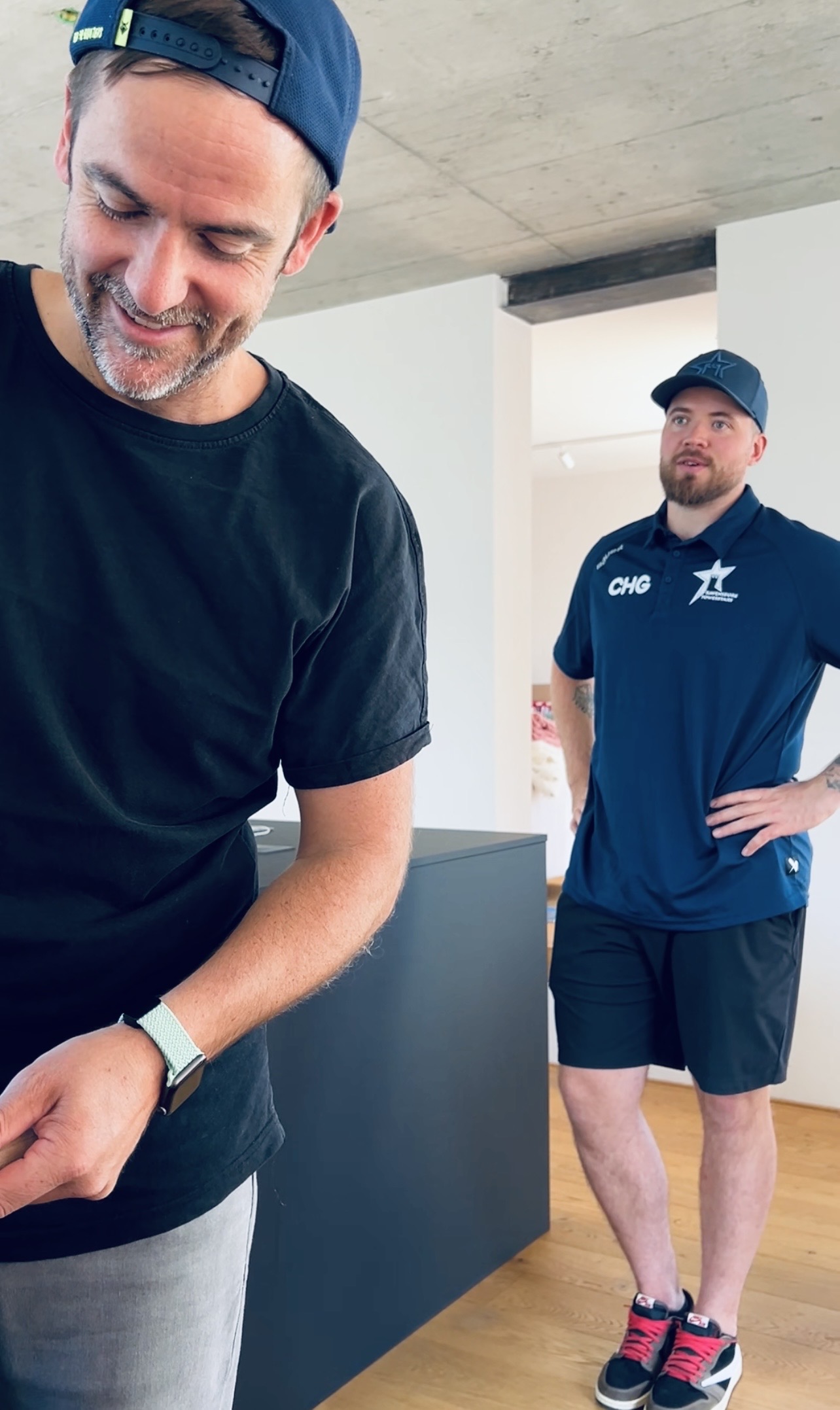 Flo von Helga – Host von StarsCast